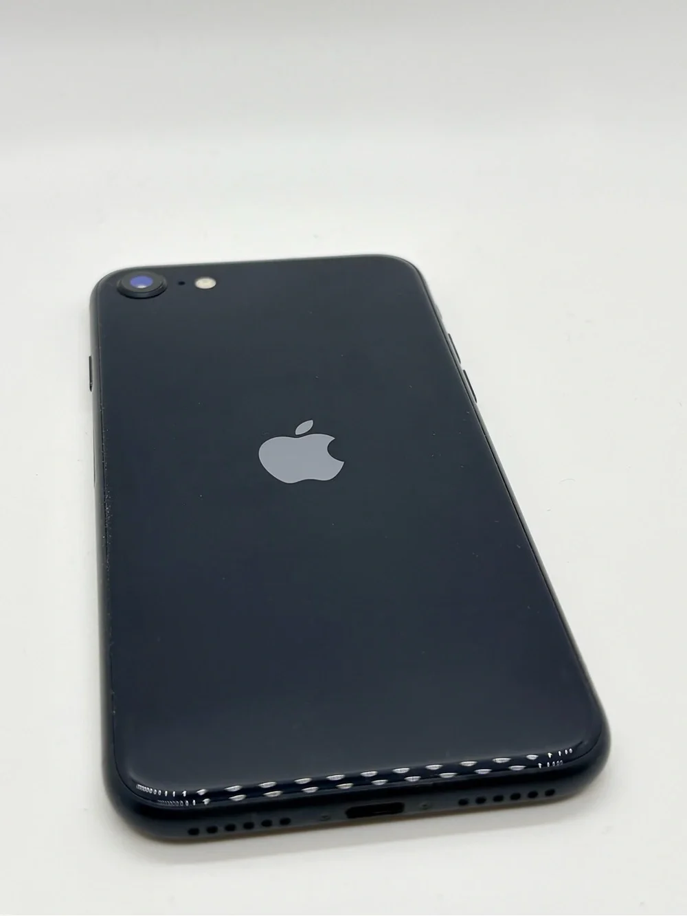 Apple iPhone SE UNLOCKED 64GB GREAT CONDITION